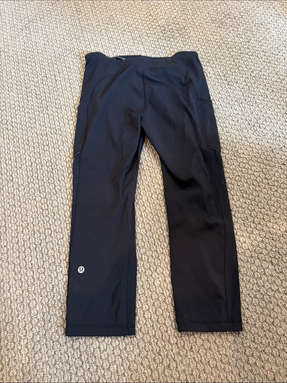 lululemon athletica women’s cropped Black Performance Joggers